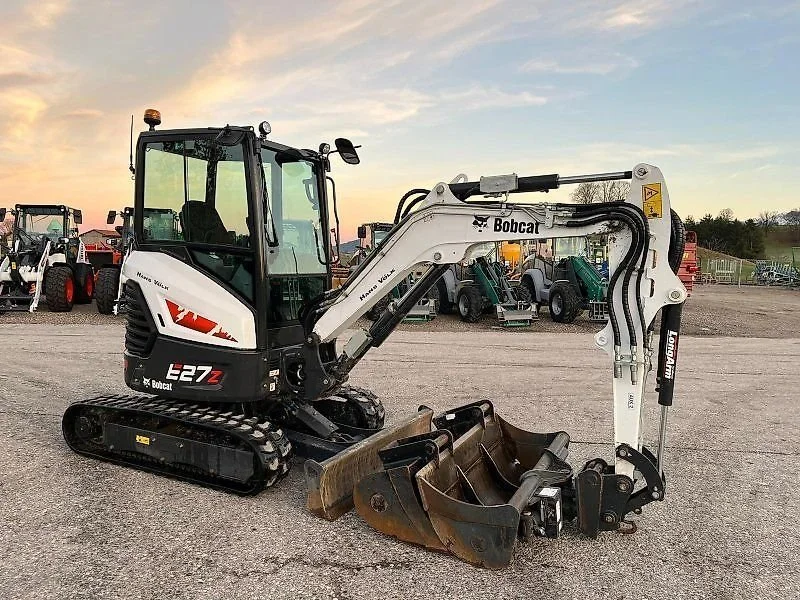 Mini-pelle Bobcat E27z diesel 2,7 t – 2023 – 480 h – Cabine chauffée