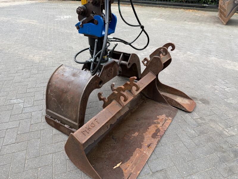 Mini-pelle Caterpillar 303.5E CR diesel 3,58T – 2017 – 3 948 h – 3 godets et grappin – Image 4