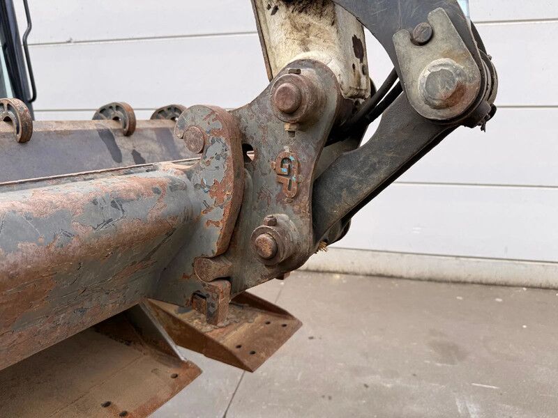 Mini-pelle Bobcat E35z diesel 2019 – 1 599 h – 3 499 kg – 3 godets – Image 8
