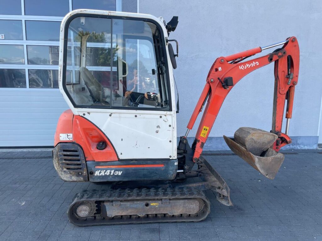 Mini-pelle Kubota KX41-3V diesel 1 720 kg – 2009 – 2 731 h – 3 godets – BTP