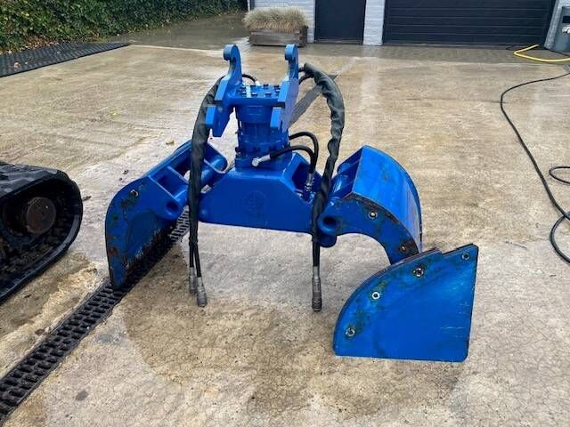 Mini-pelle Kubota U27-4 2017 cabine – 2 665 kg, 1 960 h, attache rapide hydraulique et 3 godets – Image 6