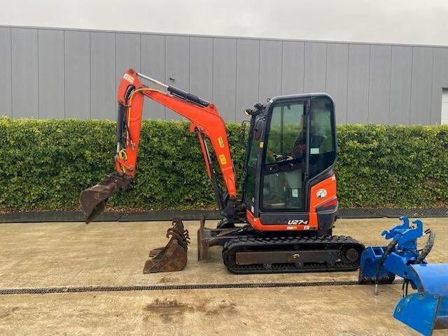 Mini-pelle Kubota U27-4 2017 cabine – 2 665 kg, 1 960 h, attache rapide hydraulique et 3 godets – Image 2