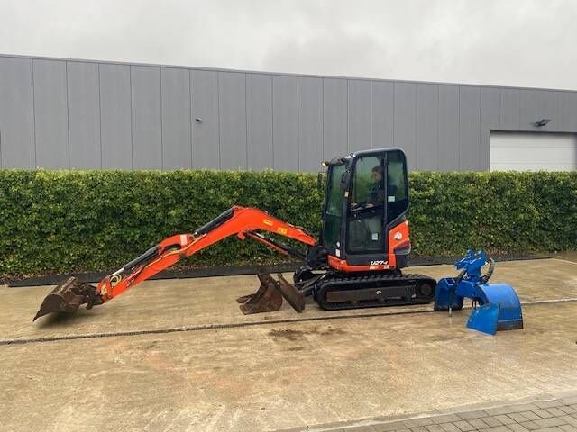 Mini-pelle Kubota U27-4 2017 cabine – 2 665 kg, 1 960 h, attache rapide hydraulique et 3 godets – Image 11