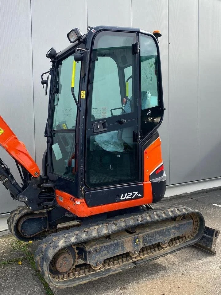 Mini-pelle Kubota U27-4 Diesel 2021 – Cabine climatisée, 2 590 kg, 1 225 h, et 3 godets – Image 7