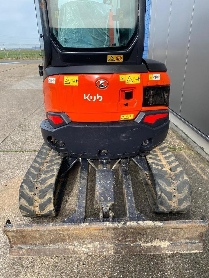 Mini-pelle Kubota U27-4 Diesel 2021 – Cabine climatisée, 2 590 kg, 1 225 h, et 3 godets – Image 3