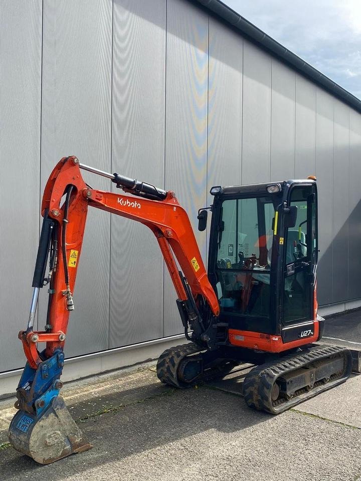 Mini-pelle Kubota U27-4 Diesel 2021 – Cabine climatisée, 2 590 kg, 1 225 h, et 3 godets