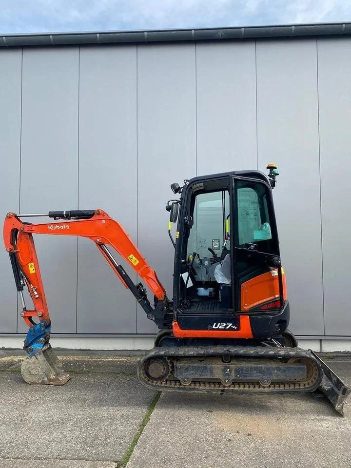 Mini-pelle Kubota U27-4 Diesel 2021 – Cabine climatisée, 2 590 kg, 1 225 h, et 3 godets – Image 12