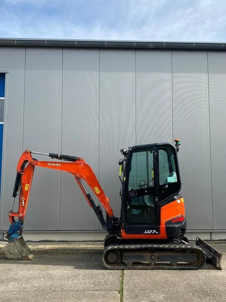 Mini-pelle Kubota U27-4 Diesel 2021 – Cabine climatisée, 2 590 kg, 1 225 h, et 3 godets – Image 11
