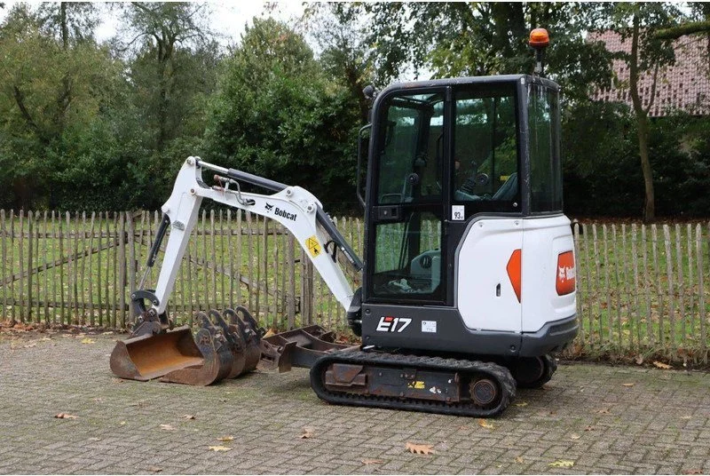Mini-pelle Bobcat E17 diesel 2021 – 1,71T, 178 h, 3 godets – Travaux agricoles et TP