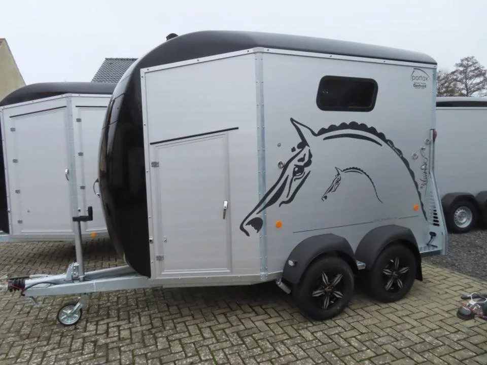 Van chevaux Böckmann Portax SKA 2 places – PTAC 2 400 kg – Charge utile 1 478 kg – Aluminium – Image 3