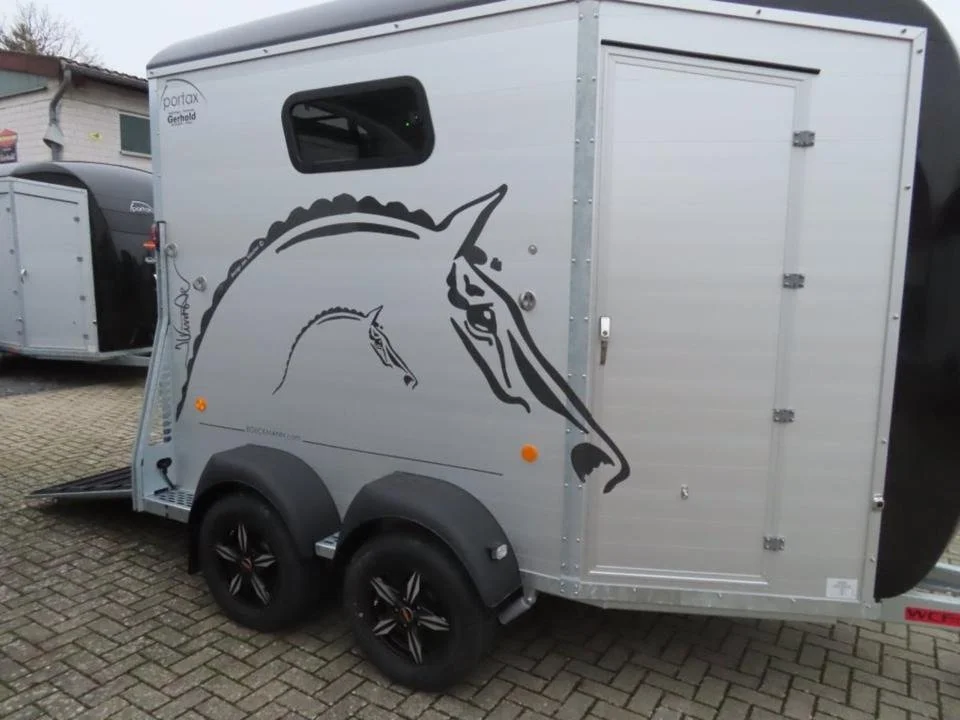 Van chevaux Böckmann Portax SKA 2 places – PTAC 2 400 kg – Charge utile 1 478 kg – Aluminium – Image 2