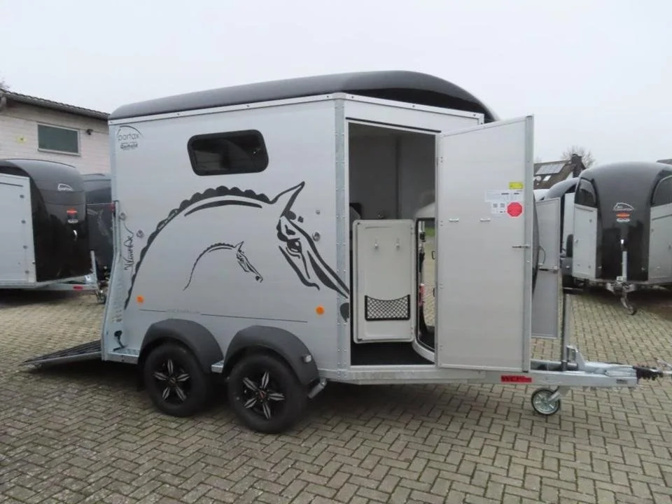 Van chevaux Böckmann Portax SKA 2 places – PTAC 2 400 kg – Charge utile 1 478 kg – Aluminium – Image 12
