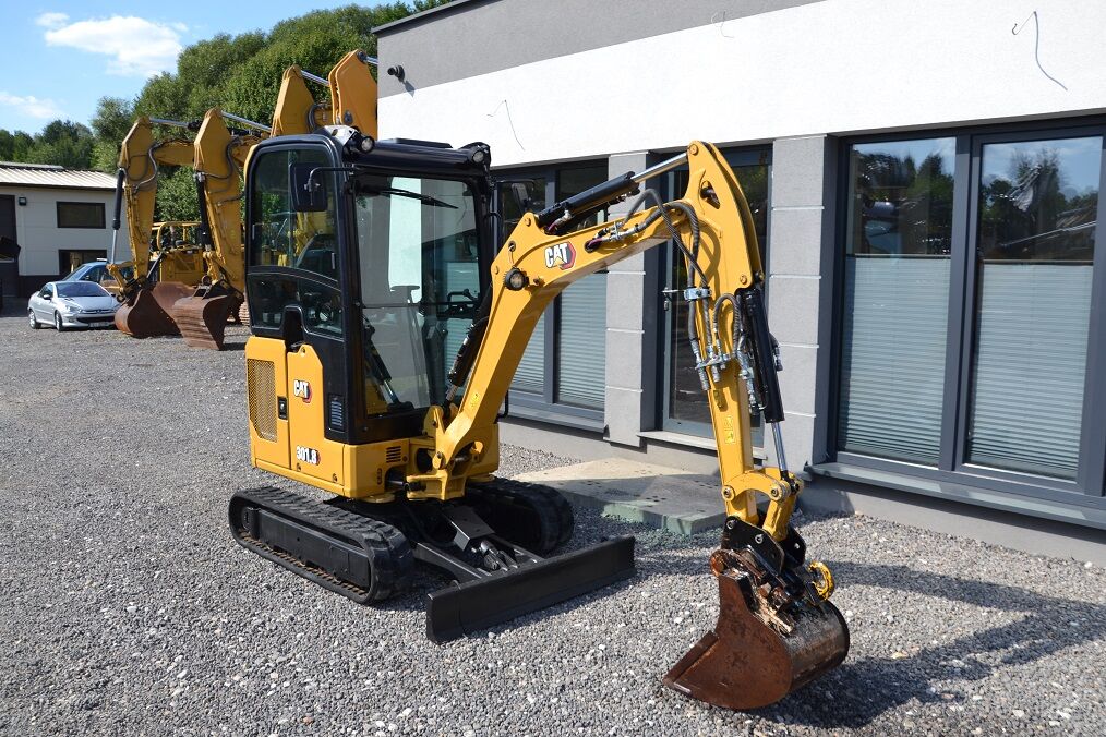 Mini-pelle Cat 301.8 diesel 2T – 2021 – 1 900 h – 3 godets – BTP