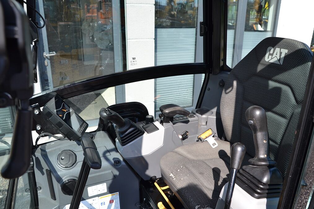 Mini-pelle Cat 301.8 diesel 2T – 2021 – 1 900 h – 3 godets – BTP – Image 3