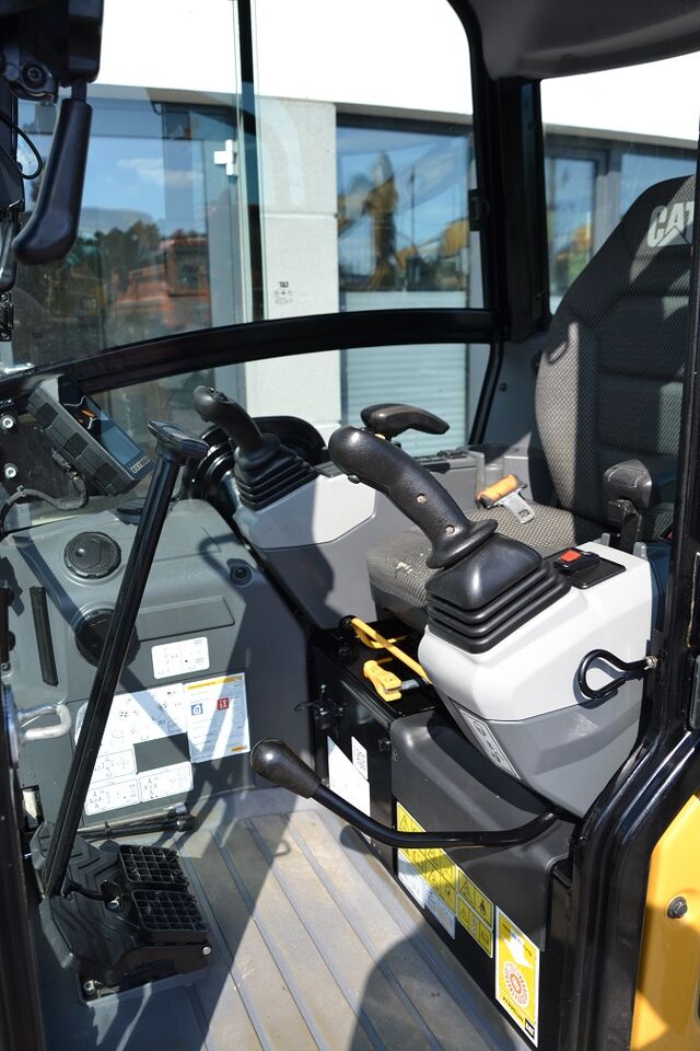 Mini-pelle Cat 301.8 diesel 2T – 2021 – 1 900 h – 3 godets – BTP – Image 2