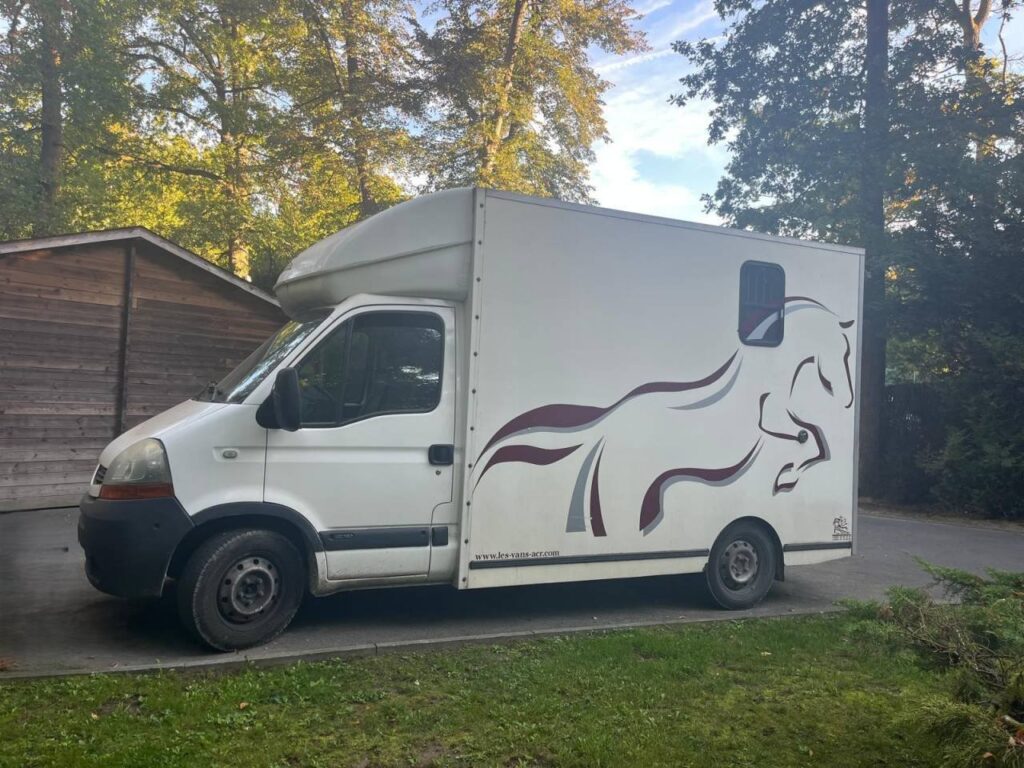 Renault Master 2 Diesel 120 ch – 2 places chevaux – 3 500 kg