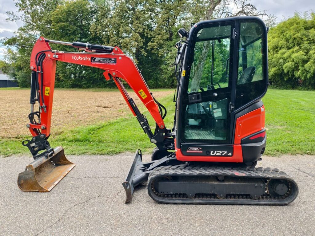Mini-pelle Kubota U27-4 HI 2024 – 2 665 kg, 920 h, Powertilt et 3 godets