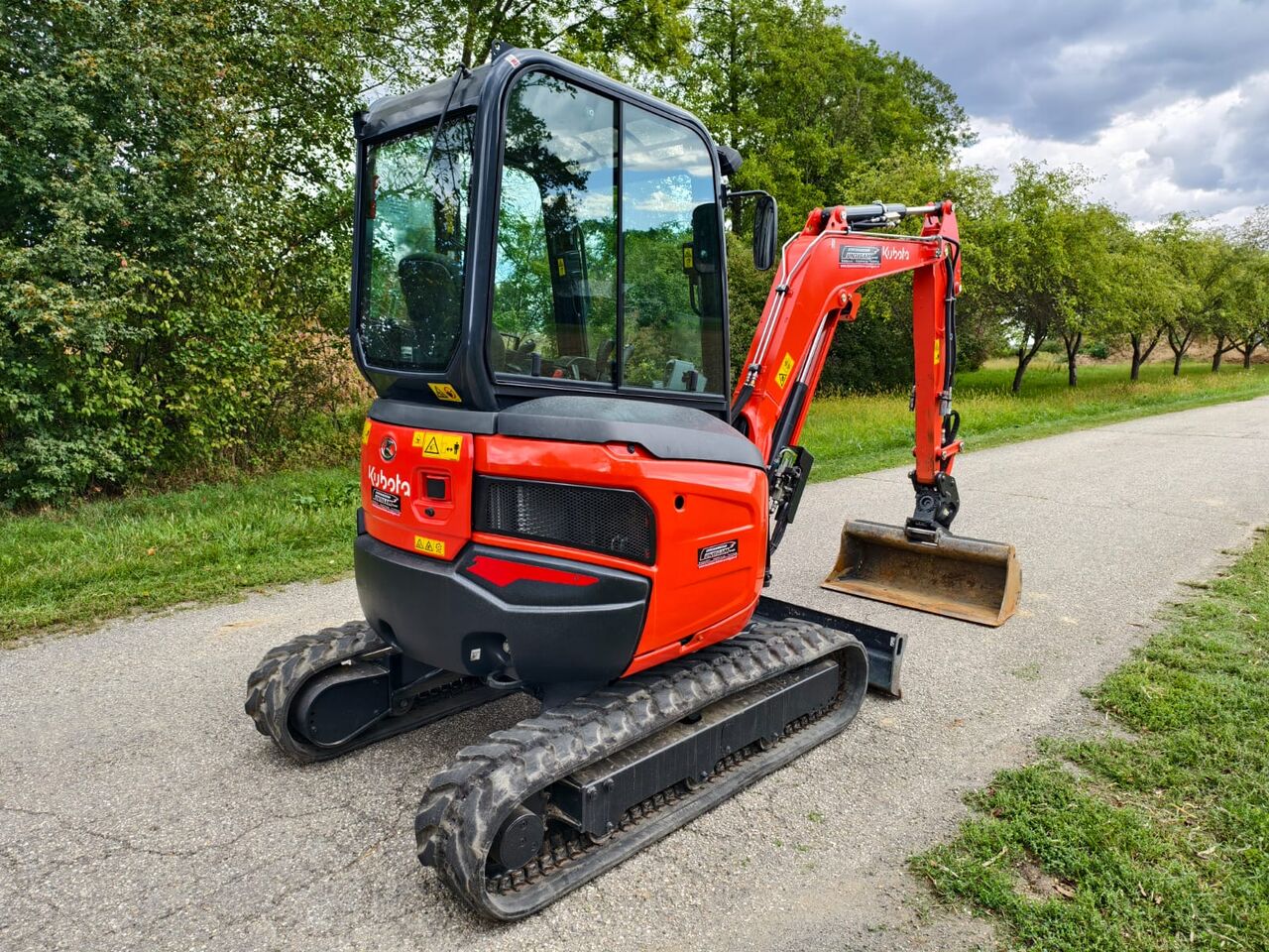Mini-pelle Kubota U27-4 HI 2024 – 2 665 kg, 920 h, Powertilt et 3 godets – Image 16