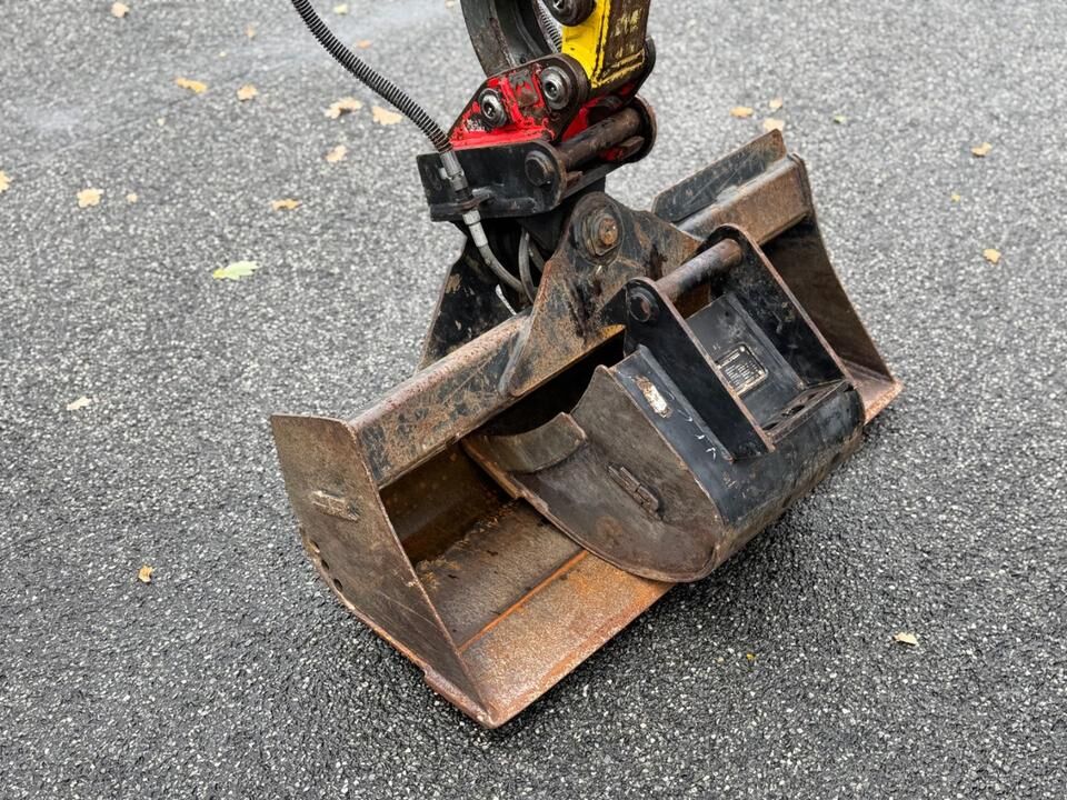 Mini-pelle Wacker Neuson ET18 VDS 2013 – 2 395 h – 13,2 kW – Attache rapide – 3 godets – Image 5