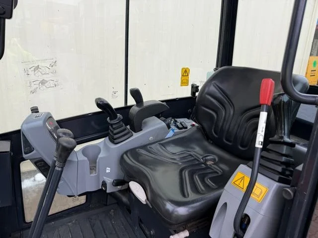 Mini-pelle Kubota KX016-4 diesel 1 615 kg – 2019 – 957 h – Cabine équipée – Image 6