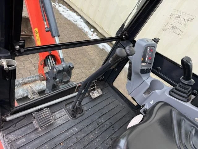 Mini-pelle Kubota KX016-4 diesel 1 615 kg – 2019 – 957 h – Cabine équipée – Image 5