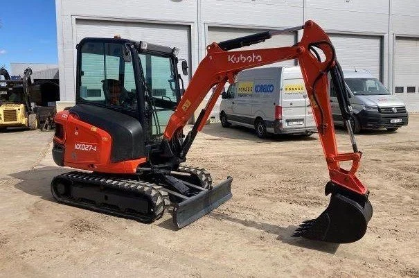 Mini-pelle Kubota KX027-4 diesel 2 590 kg – 2020 – 1 862 h – 3 godets