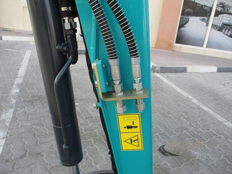 Mini-pelle SUNWARD SWE18UF 1,88T – diesel 19 CV – Compacte et performante – Image 4