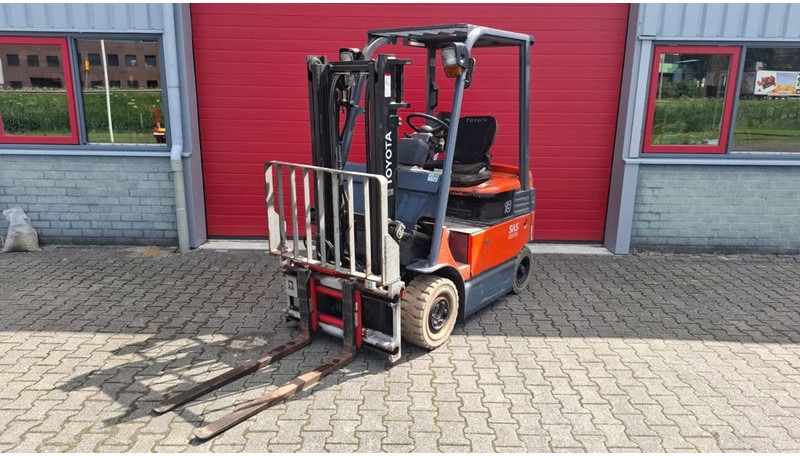 Chariot élévateur électrique Toyota 7FBMF18 2013 – 1 800 kg, mât duplex 3 m
