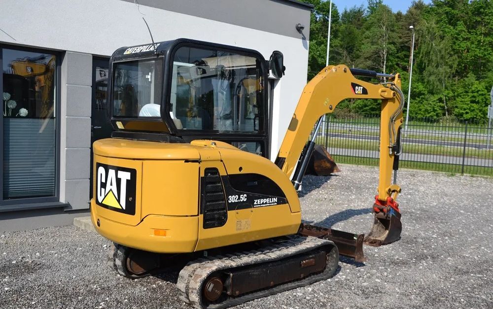 Mini-pelle Caterpillar 302.5C diesel avec cabine – 2010 – 4 900 h – 3 godets – Image 9