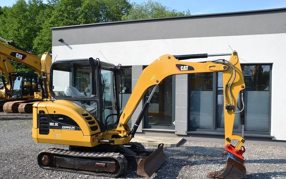 Mini-pelle Caterpillar 302.5C diesel avec cabine – 2010 – 4 900 h – 3 godets – Image 7