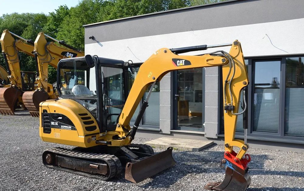 Mini-pelle Caterpillar 302.5C diesel avec cabine – 2010 – 4 900 h – 3 godets – Image 6