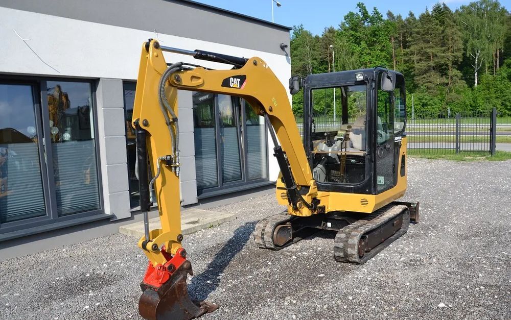 Mini-pelle Caterpillar 302.5C diesel avec cabine – 2010 – 4 900 h – 3 godets – Image 17