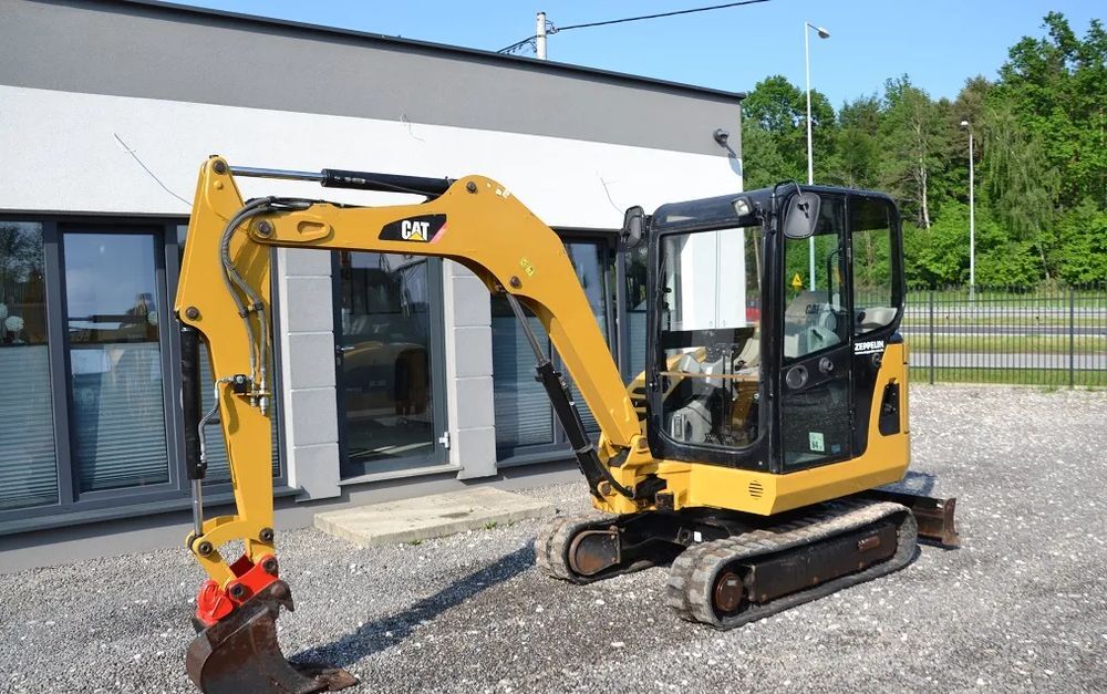 Mini-pelle Caterpillar 302.5C diesel avec cabine – 2010 – 4 900 h – 3 godets – Image 16