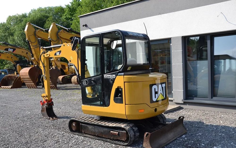Mini-pelle Caterpillar 302.5C diesel avec cabine – 2010 – 4 900 h – 3 godets – Image 13