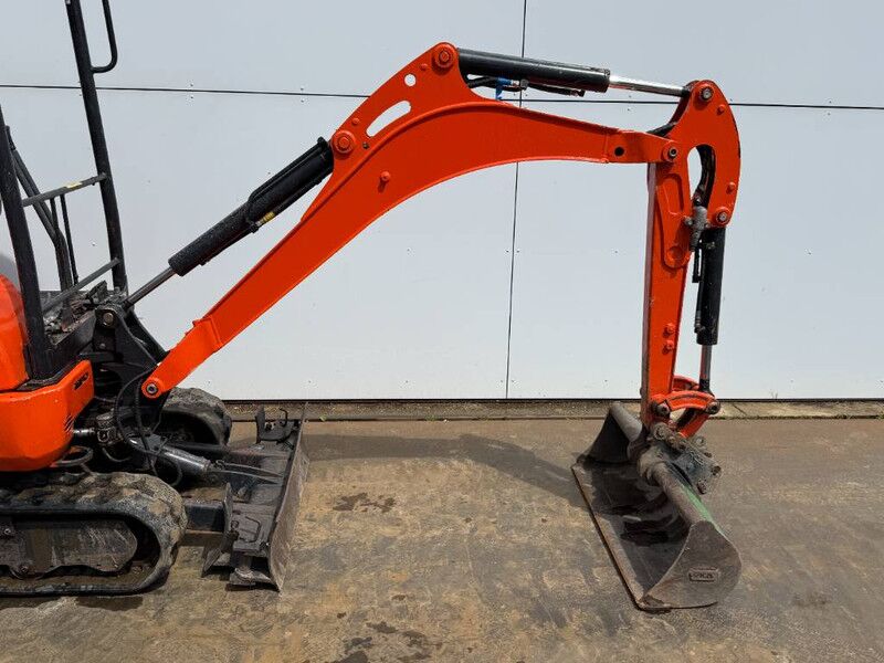Mini-pelle Kubota U17-3 2022 – 1,12T, 776 h, voie variable hydraulique – Image 9