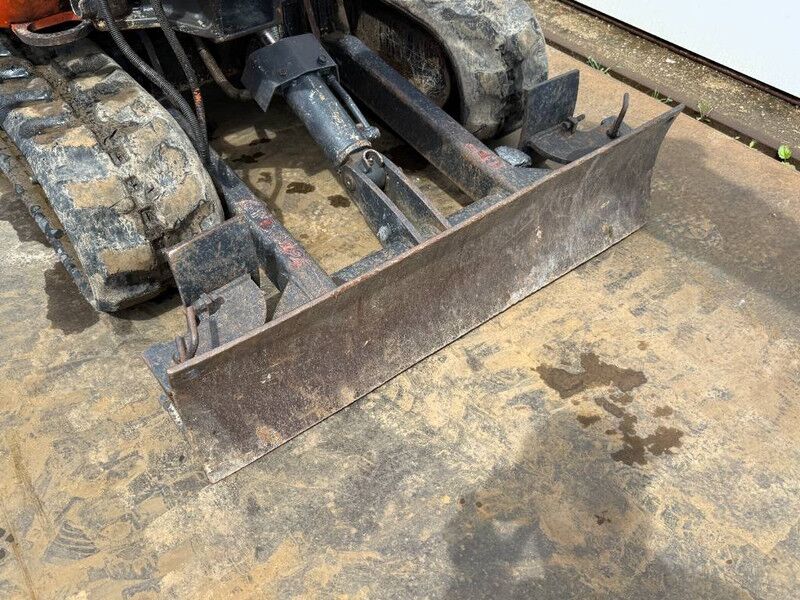 Mini-pelle Kubota U17-3 2022 – 1,12T, 776 h, voie variable hydraulique – Image 4