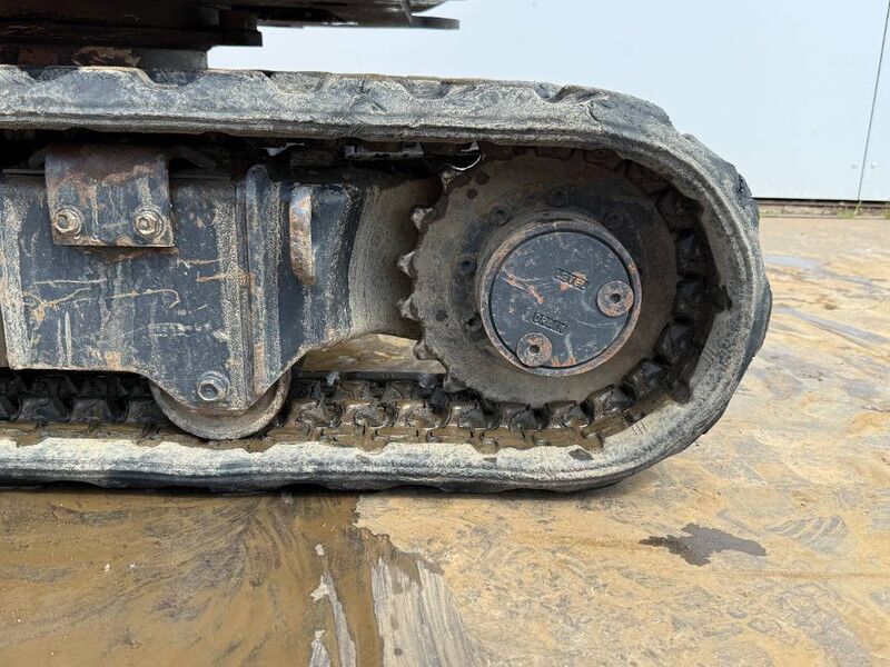 Mini-pelle Kubota U17-3 2022 – 1,12T, 776 h, voie variable hydraulique – Image 2