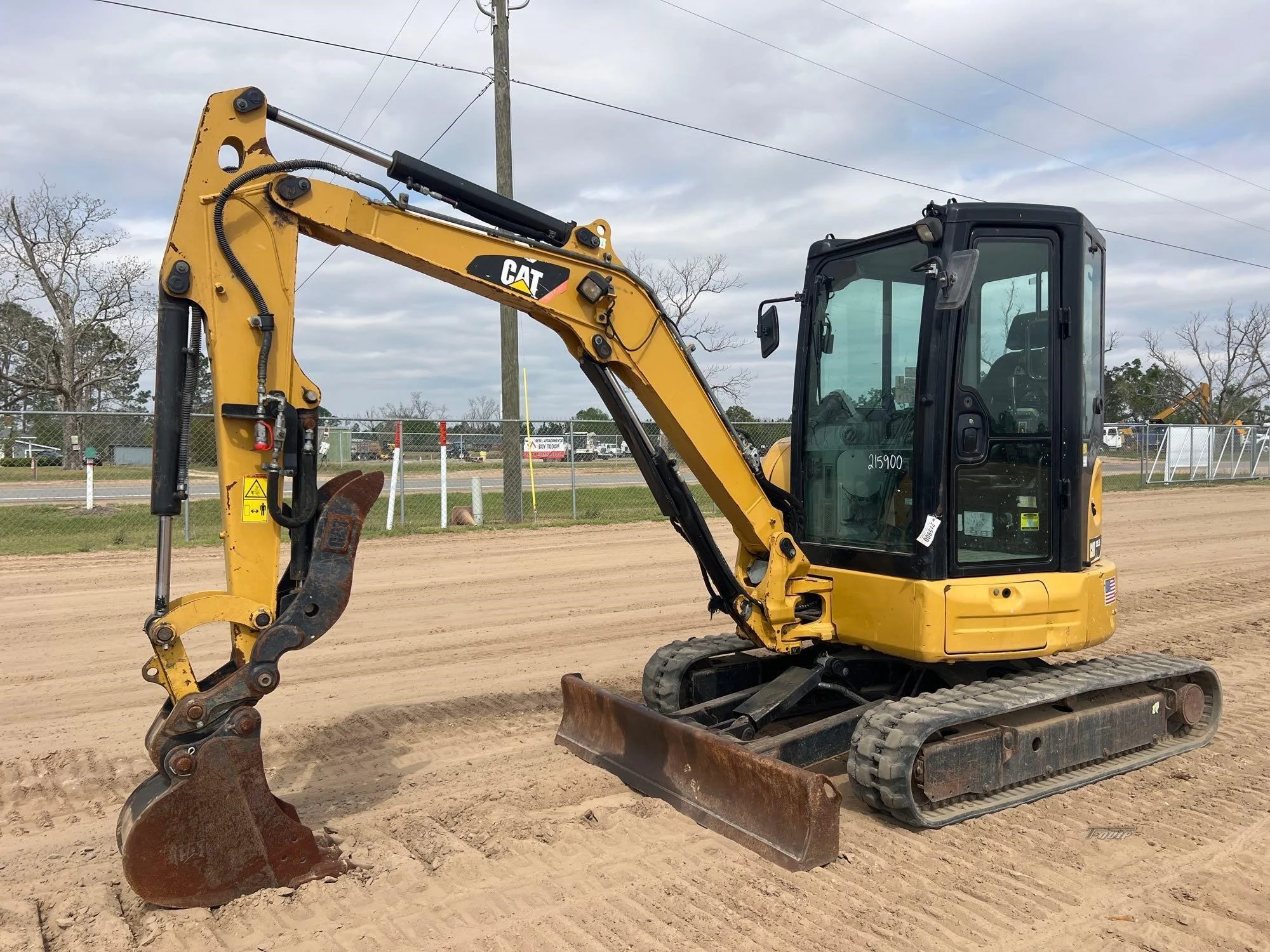 CATERPILLAR 303.5E2 CR – Mini-Pelle 3,5 T Diesel – Attache Rapide – Construction