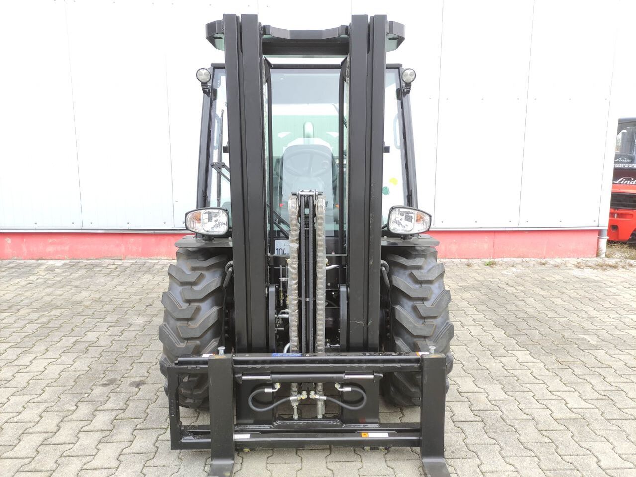 Chariot élévateur tout-terrain Manitou MC25-4 DK ST5 S1 Diesel 2 500 kg – Image 8