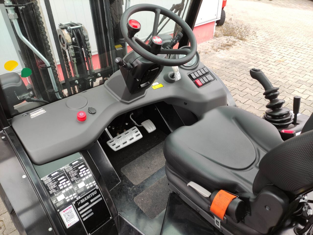 Chariot élévateur tout-terrain Manitou MC25-4 DK ST5 S1 Diesel 2 500 kg – Image 6