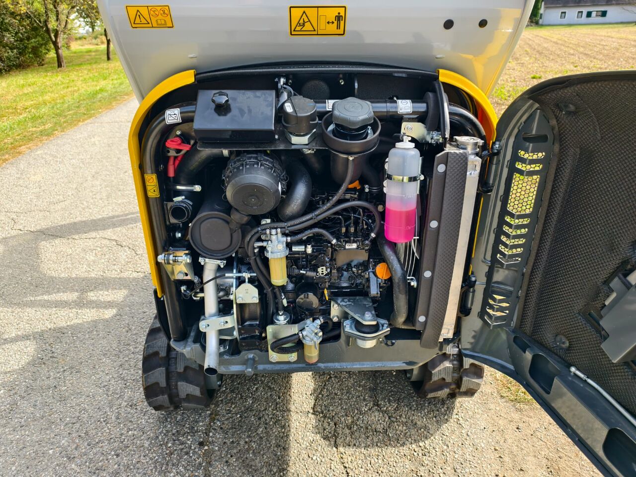 Mini-pelle Wacker Neuson ET16 diesel 2026 – 1 625 kg – 10 h – Powertilt – 3 godets – Image 7