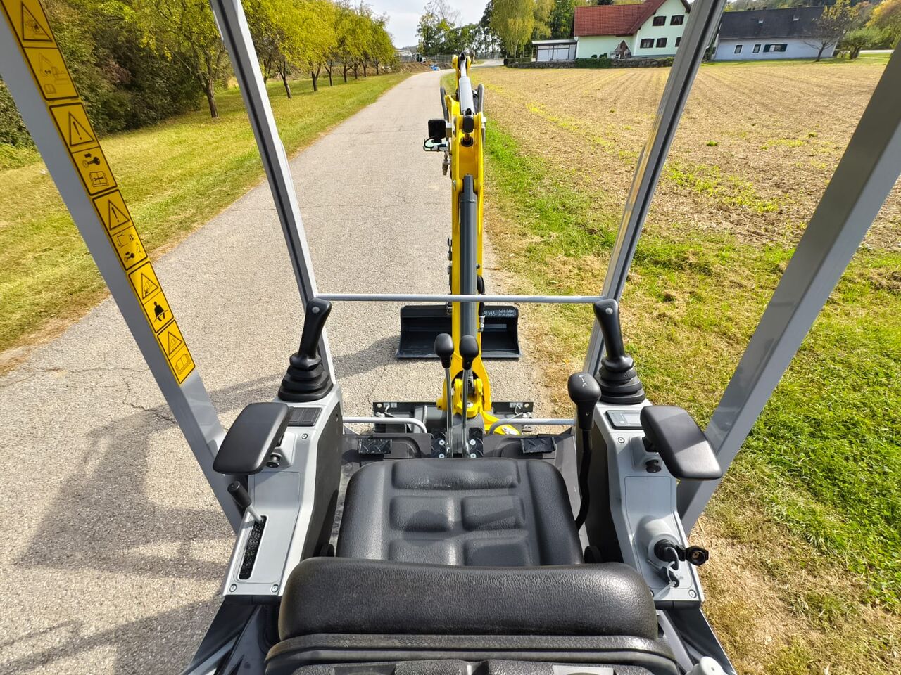 Mini-pelle Wacker Neuson ET16 diesel 2026 – 1 625 kg – 10 h – Powertilt – 3 godets – Image 5