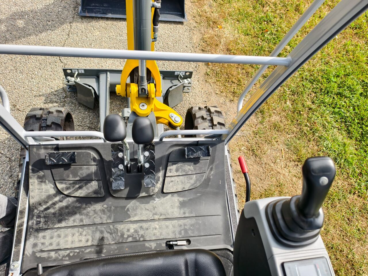 Mini-pelle Wacker Neuson ET16 diesel 2026 – 1 625 kg – 10 h – Powertilt – 3 godets – Image 4