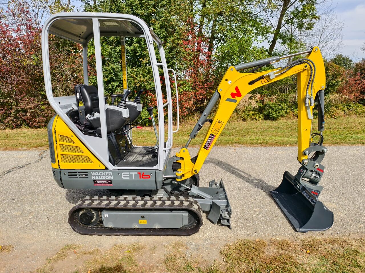 Mini-pelle Wacker Neuson ET16 diesel 2026 – 1 625 kg – 10 h – Powertilt – 3 godets – Image 18