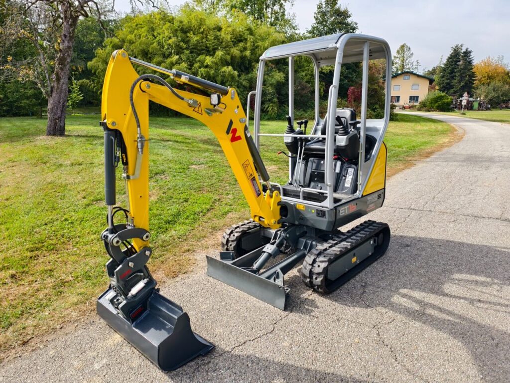 Mini-pelle Wacker Neuson ET16 diesel 2026 – 1 625 kg – 10 h – Powertilt – 3 godets