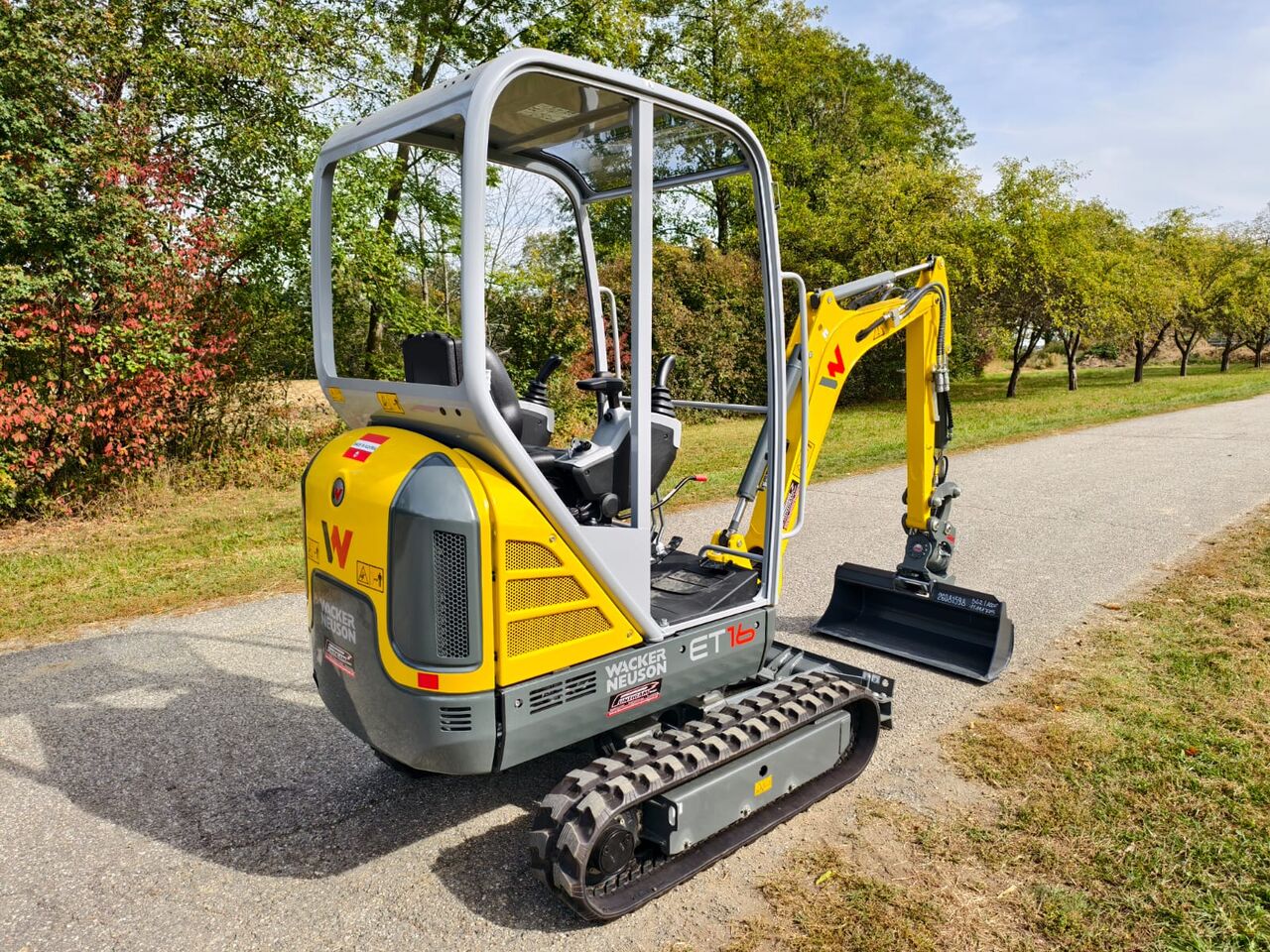Mini-pelle Wacker Neuson ET16 diesel 2026 – 1 625 kg – 10 h – Powertilt – 3 godets – Image 13